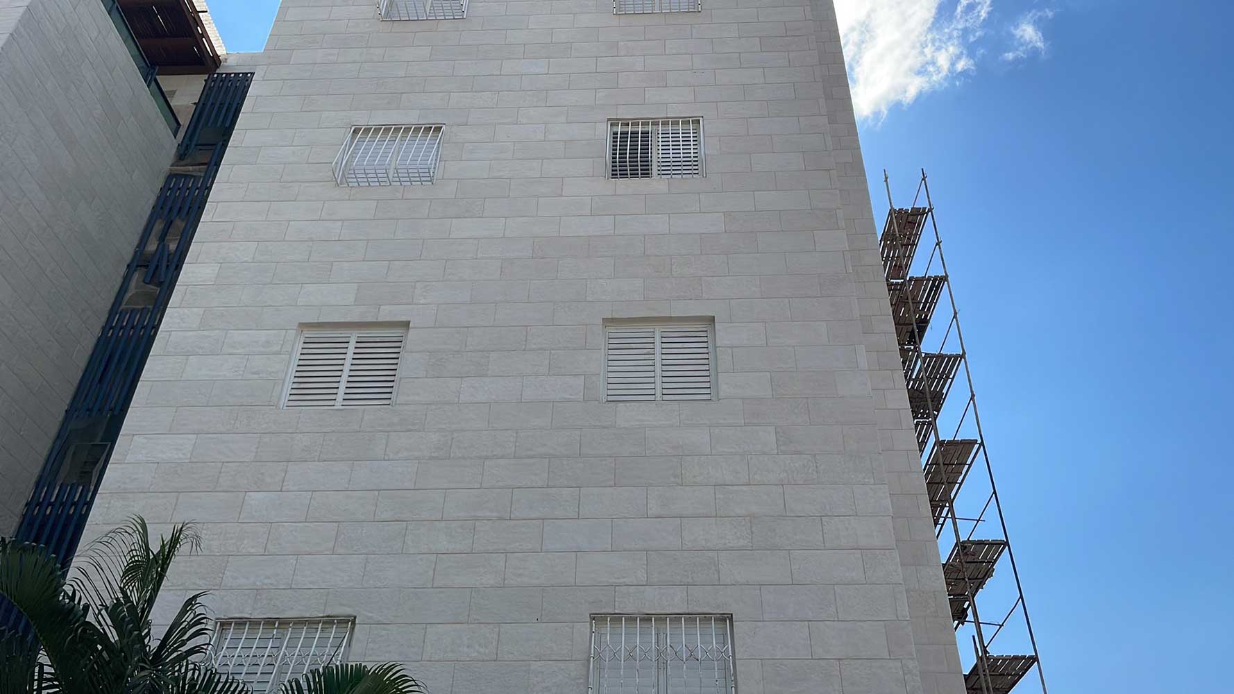 אבן לחיפוי חוץ מזה